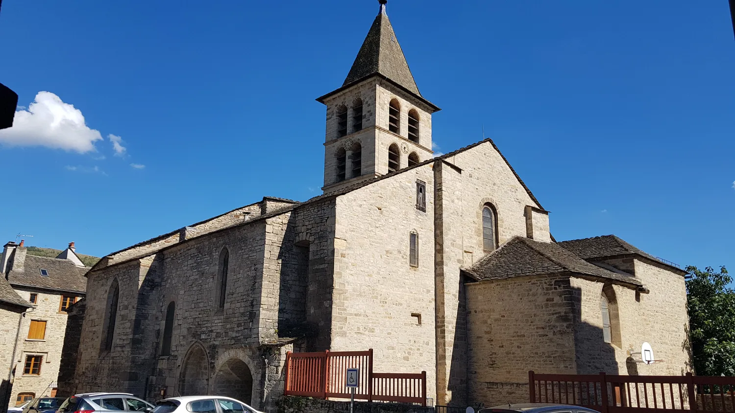 Image qui illustre: Eglise Saint-romain à Bourgs sur Colagne - 1