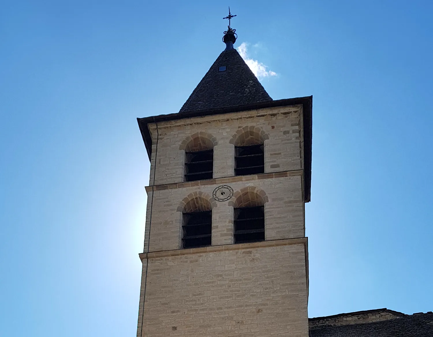Image qui illustre: Eglise Saint-romain à Bourgs sur Colagne - 2
