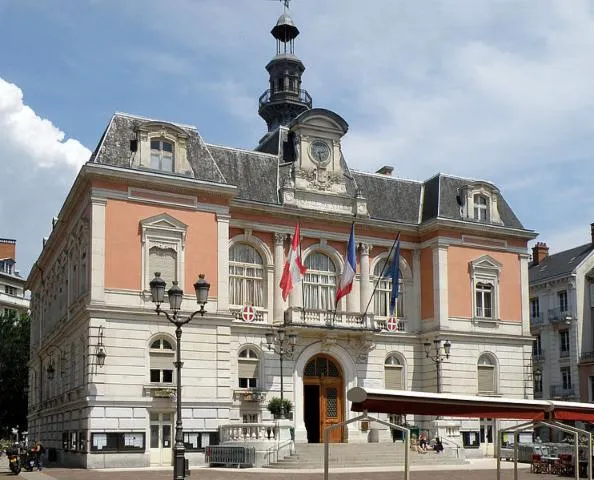 Image qui illustre: Hôtel de Ville