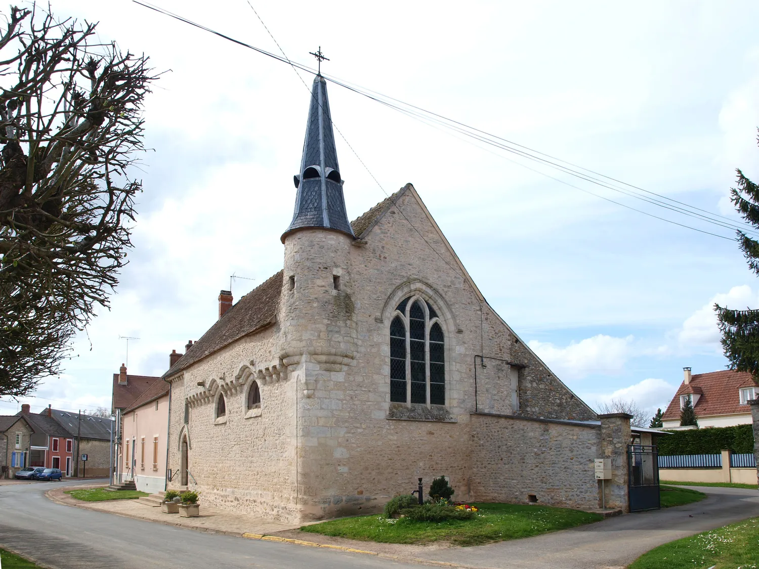 Image qui illustre: Plessis-saint-benoist - Eglise Saint-louis à Plessis-Saint-Benoist - 0