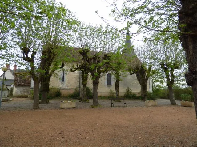 Image qui illustre: Eglise Saint-aubin