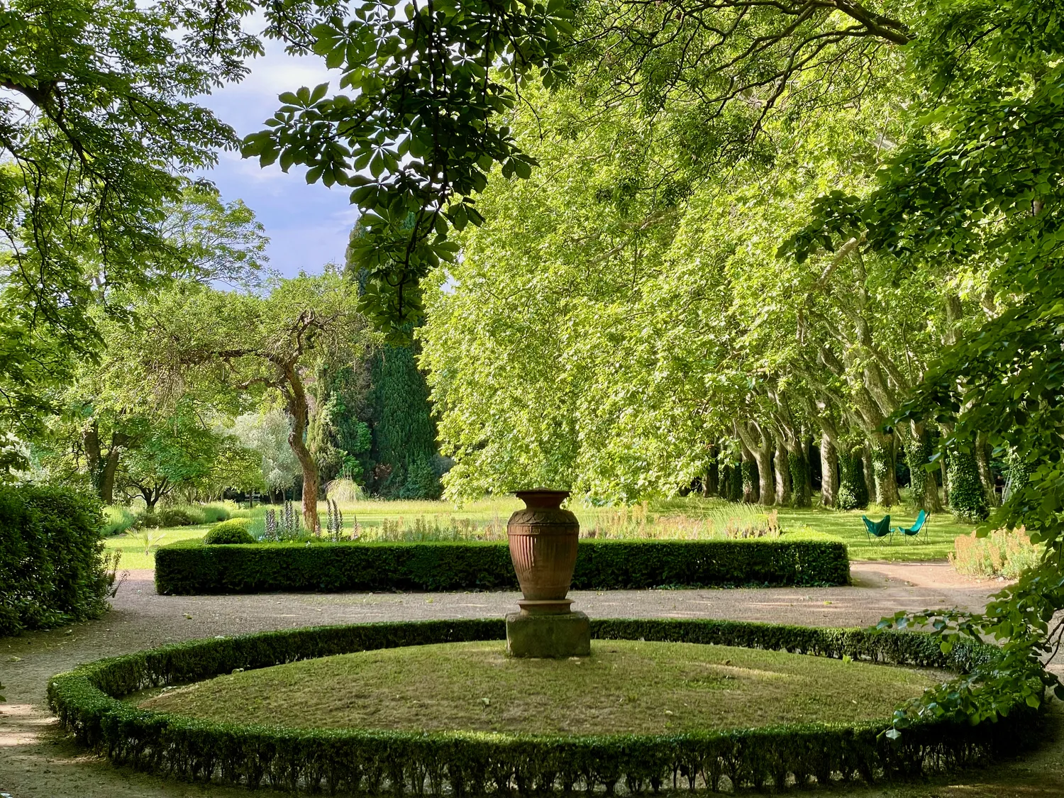 Image qui illustre: Visite découverte du jardin à l'italienne du château de Montlaur à Val-de-Dagne - 0