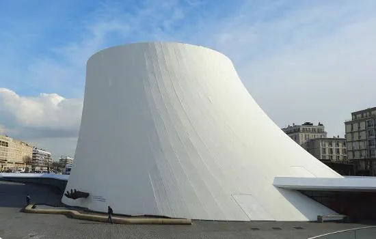 Image qui illustre: Visite guidée : Le Volcan, chef-d'oeuvre d'Oscar Niemeyer