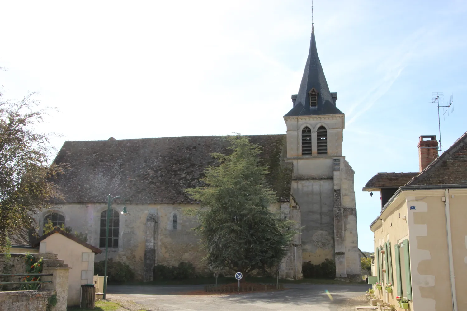 Image qui illustre: Eglise Saint Pierre Et Saint Paul - Monce En Saosnois à Moncé-en-Saosnois - 0