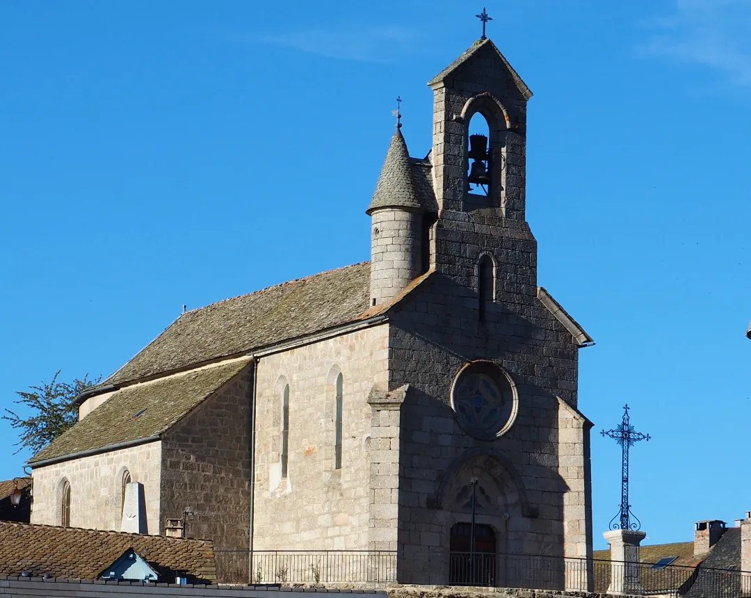 Image qui illustre: Église Sainte Anne à Le Buisson - 0