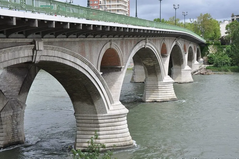 Image qui illustre: Pont des Catalans