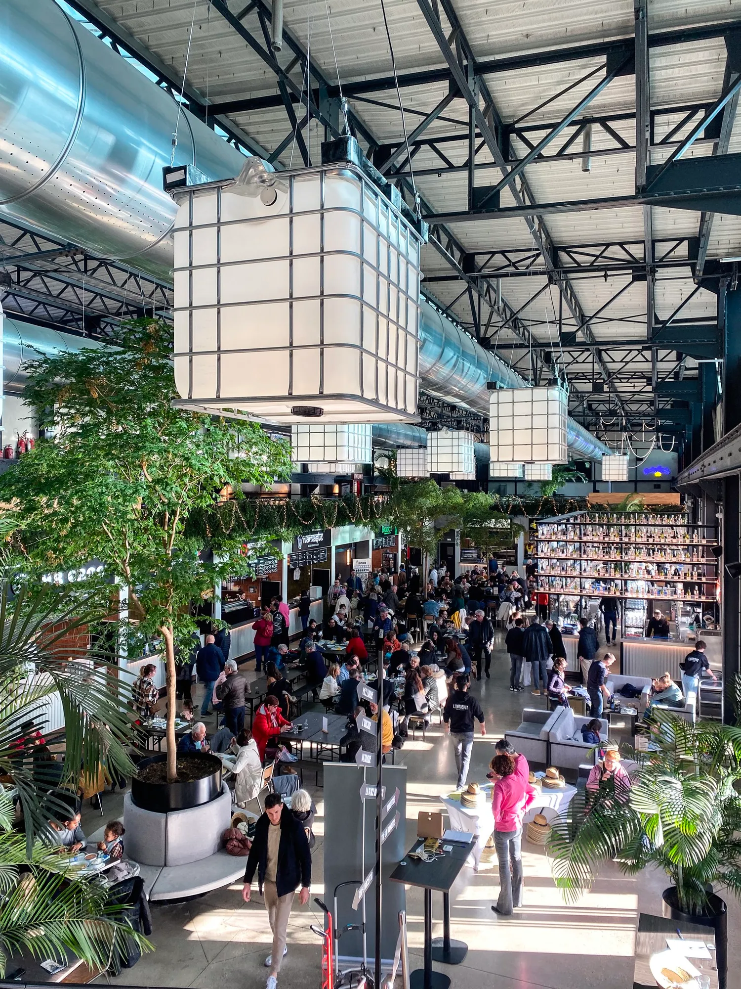 Image qui illustre: L'Entrepôt Food Hall Rouen à Rouen - 1