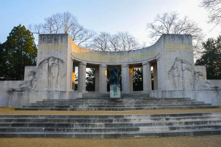 Image qui illustre: Monument aux morts de Reims