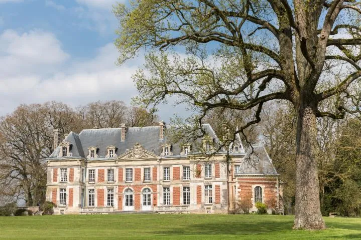 Image qui illustre: Visite découverte du parc du château de Saint-Rémy-en-l'Eau