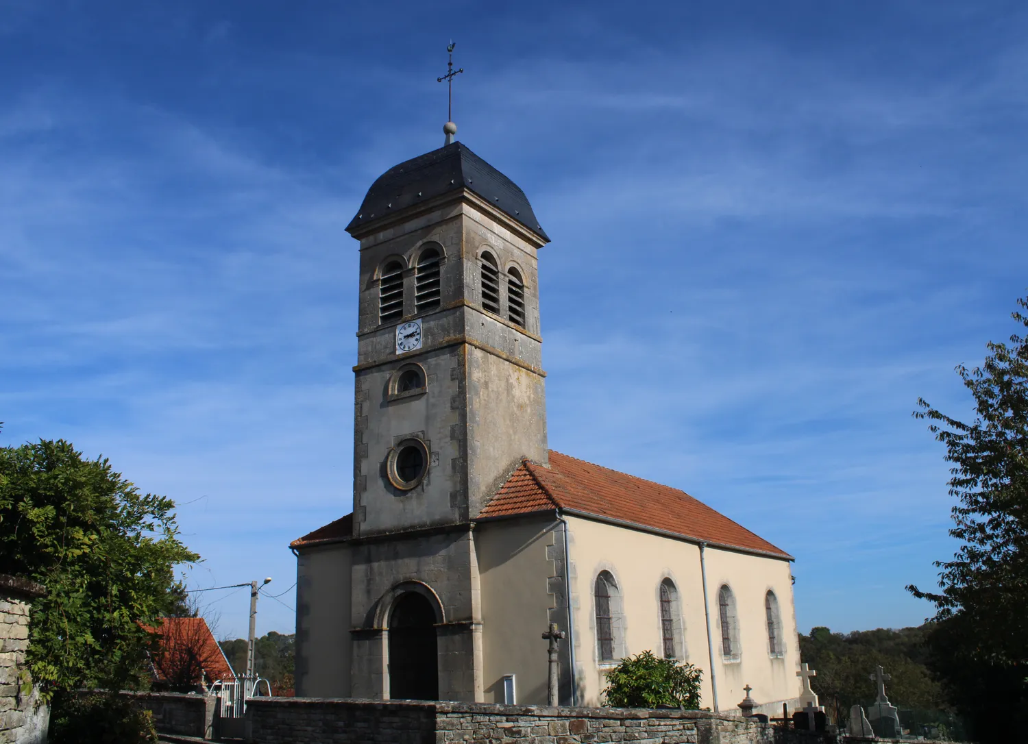 Image qui illustre: Eglise Saint-benigne De Saint-broingt-le-bois à Saint-Broingt-le-Bois - 0