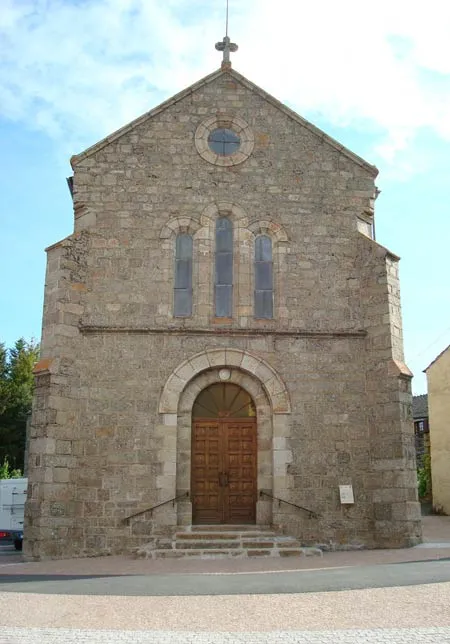 Image qui illustre: Eglise Saint-etienne à Châteauneuf-de-Randon - 0