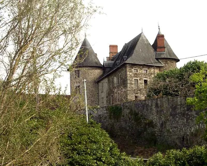 Image qui illustre: Circuit Du Château De Curzac à Saint-Vitte-sur-Briance - 1