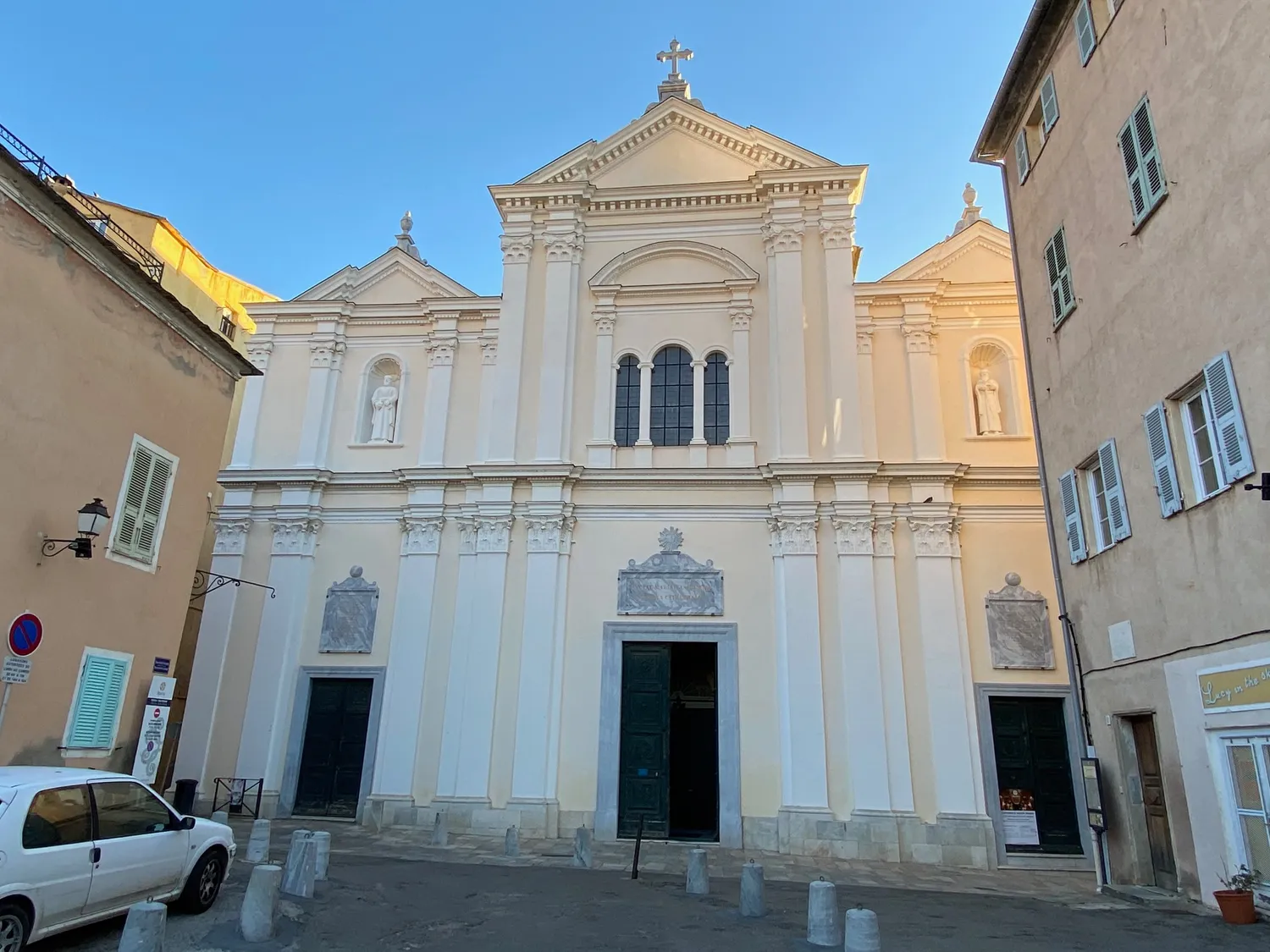 Image qui illustre: Pro-cathédrale Sainte-Marie de Bastia à Bastia - 0