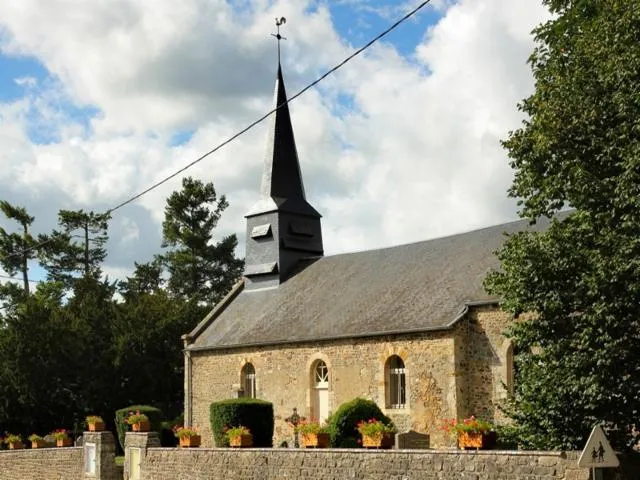 Image qui illustre: L’église St Pierre (xiiième Siècle)