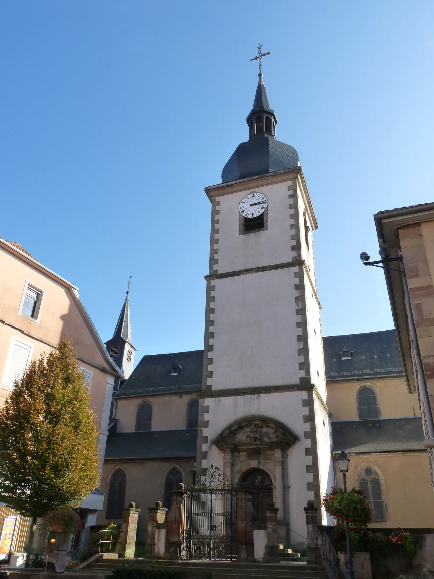 Image qui illustre: Eglise St Georges à Sarre-Union - 0