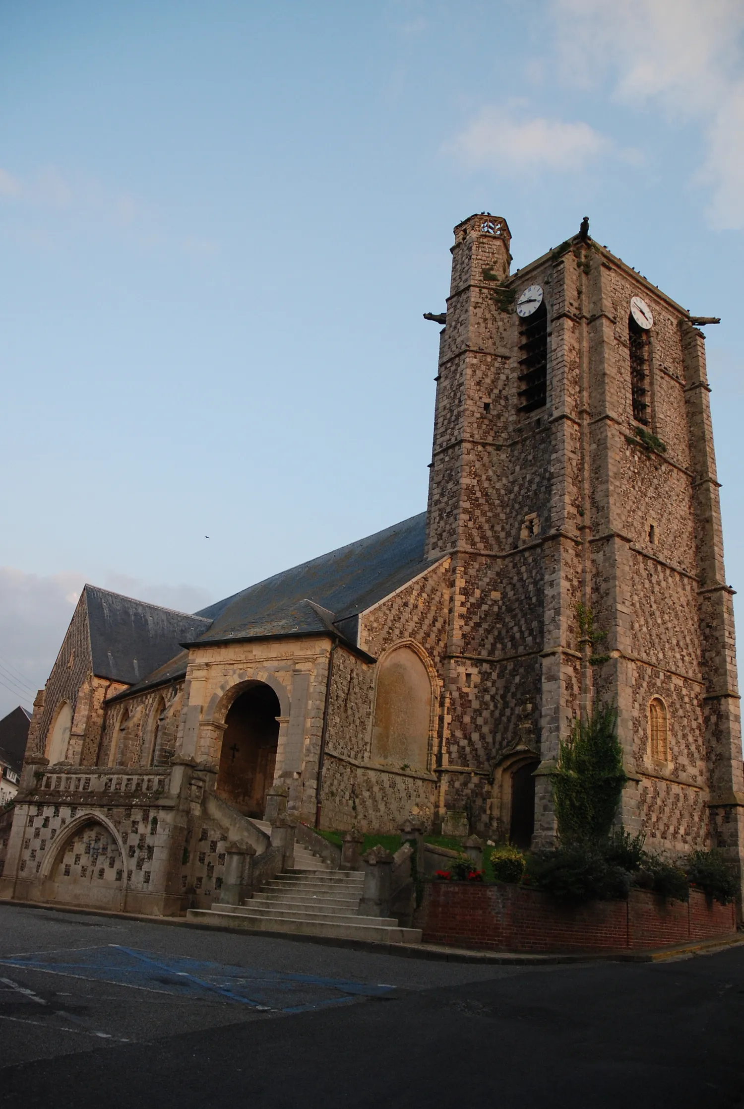 Image qui illustre: Eglise Saint-pierre à Allenay - 0
