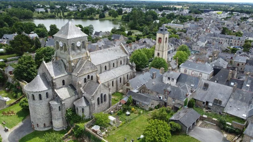 Image qui illustre: Visite de l'église et la chapelle