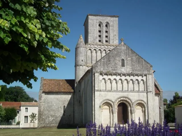 Image qui illustre: Église Notre-Dame de Corme-Écluse