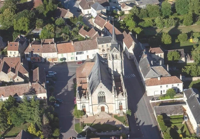 Image qui illustre: Visite guidée de l'église à Le Pin-la-Garenne - 0