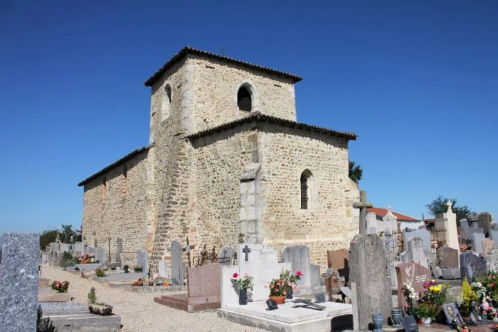 Image qui illustre: Eglise de Pusignan