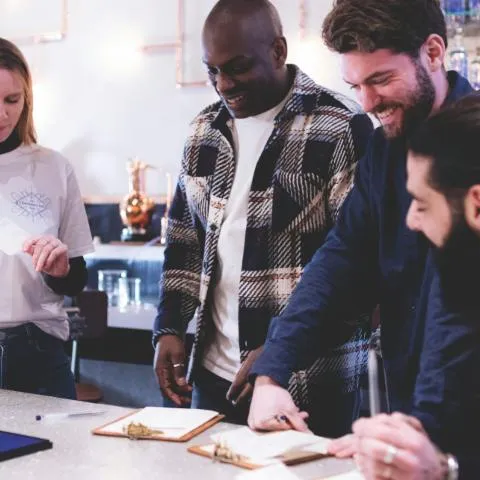 Image qui illustre: Paris : Atelier de fabrication de gin