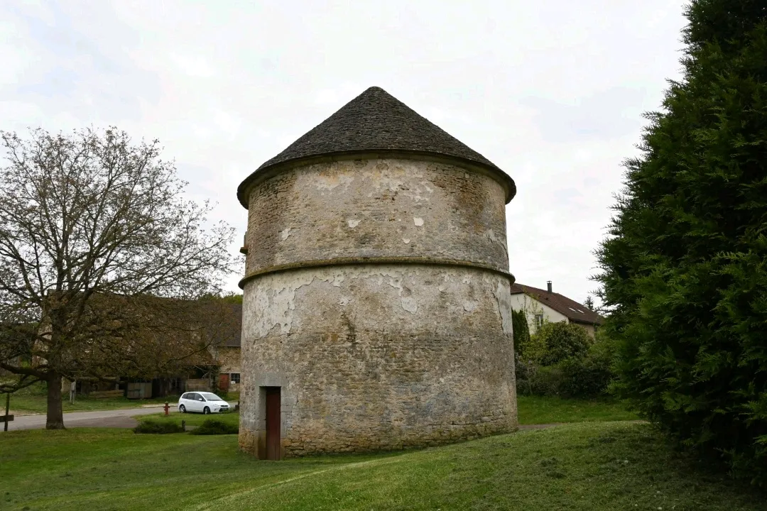 Image qui illustre: Chateau Medieval D'oricourt