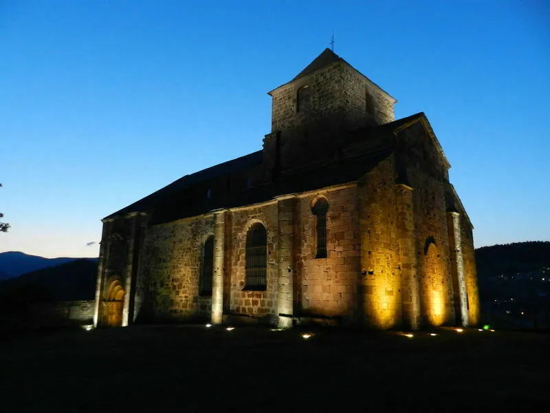Image qui illustre: Visite guidée du village et de l’église de Bredons à Albepierre-Bredons - 0