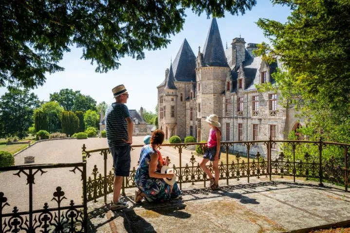 Image qui illustre: Au Bois Cornillé, la promenade est un art de vivre !