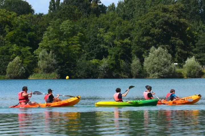 Image qui illustre: Location De Canoë - Lac De Saint-cyr