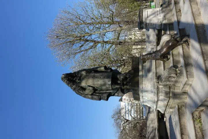 Image qui illustre: Statue Jean de La Fontaine