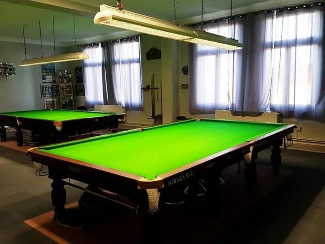 Image qui illustre: Century Snooker Club