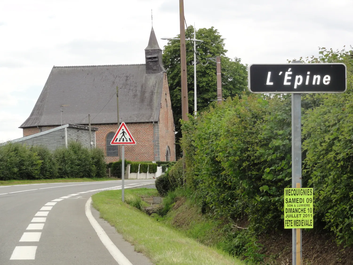 Image qui illustre: Chapelle de l'épine - Notre-Dame des Sept Douleurs à Solre-le-Château - 0