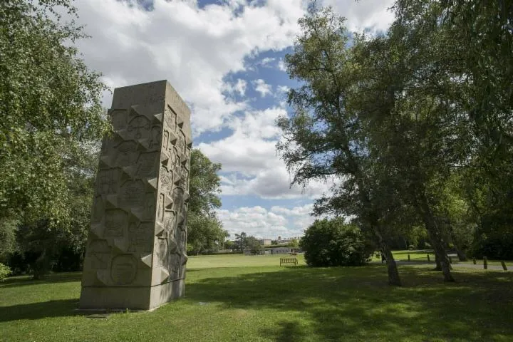 Image qui illustre: Visite libre du Cimetière du Parc