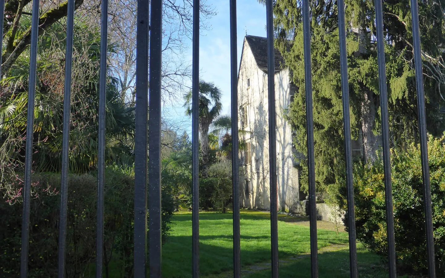 Image qui illustre: Château Et Bastide D'assat à Assat - 1