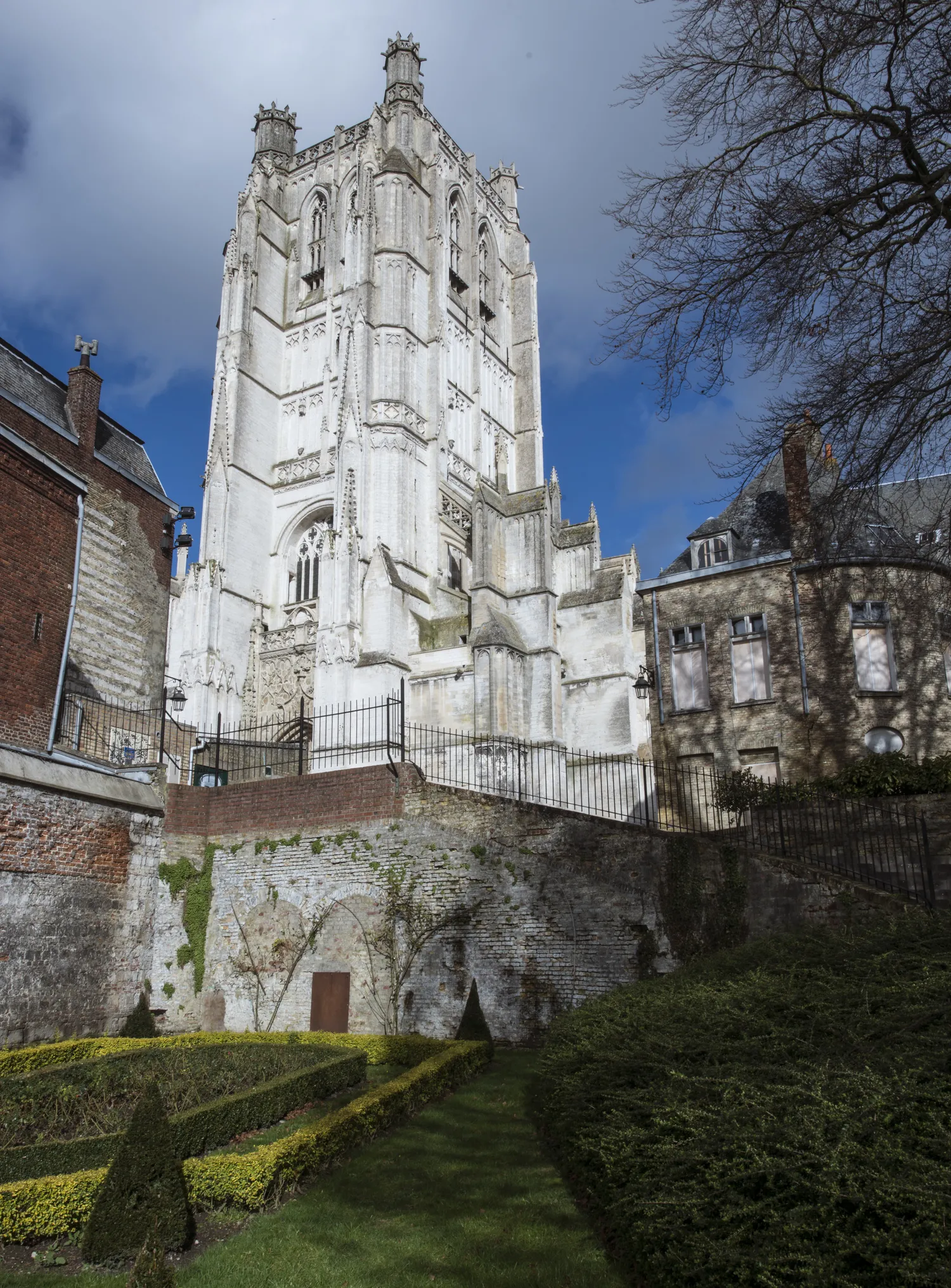 Image qui illustre: Visite libre : La cathédrale Notre-Dame à Saint-Omer - 0