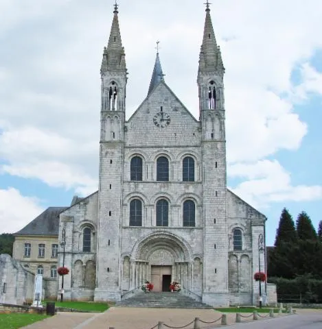 Image qui illustre: Abbaye Saint-georges De Boscherville