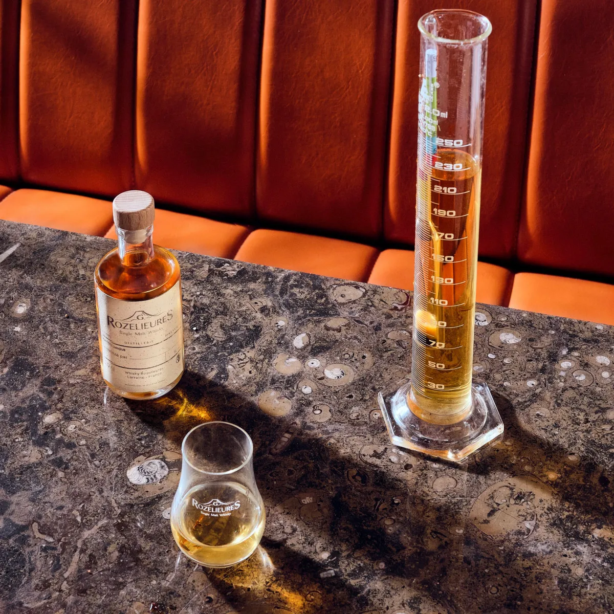 Image qui illustre: Assemblez votre whisky (70cl) à Paris - 2
