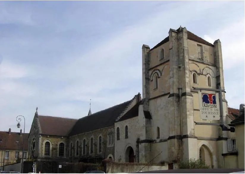 Image qui illustre: Tour Romane De L'abbaye Notre Dame De Jouarre à Jouarre - 0