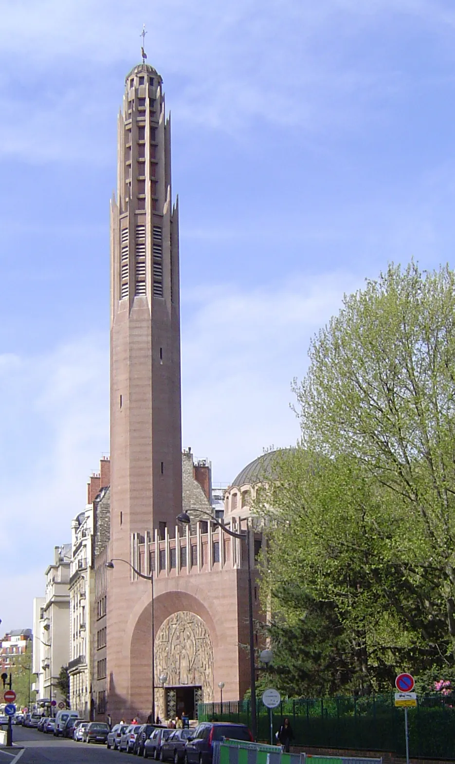 Image qui illustre: Église Sainte-Odile à Paris - 0