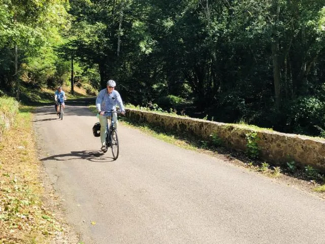 Image qui illustre: Escapade À Vélo - Auxerre - Vézelay - Le Sud D'auxerre Au Fil De L'eau