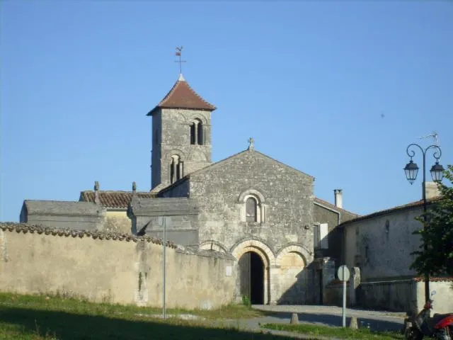 Image qui illustre: Eglise Saint-Brice de Saint-Bris-des-Bois