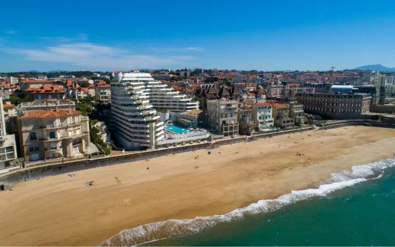 Image qui illustre: Sofitel Biarritz Le Miramar Thalassa Sea & Spa