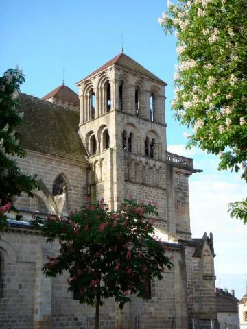 Image qui illustre: Église Prieurale Saint-pierre Et Saint-paul