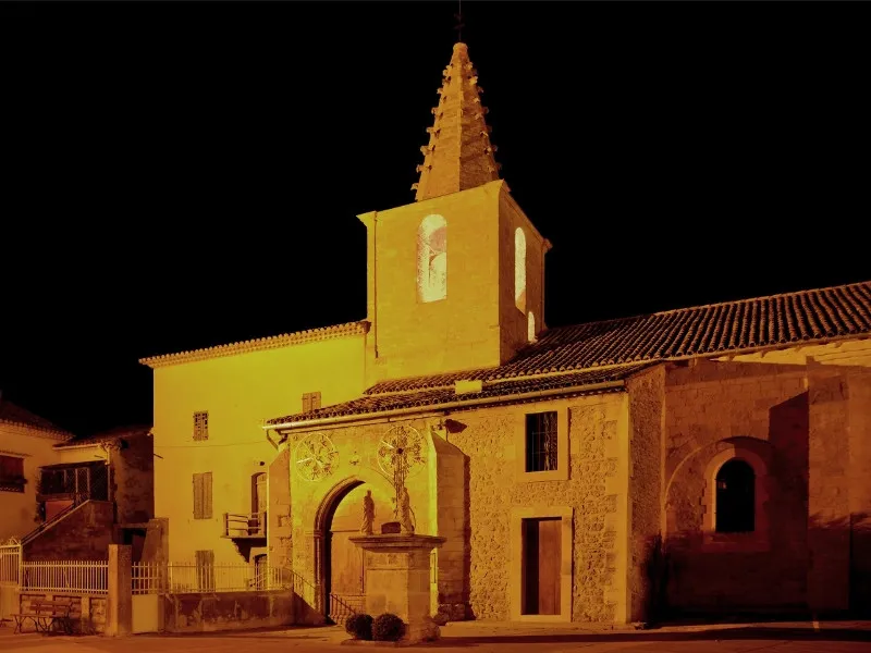 Image qui illustre: Eglise Saint Amand à Sénas - 1