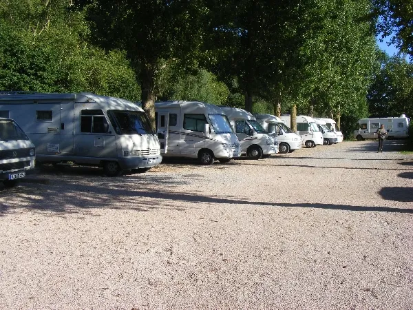 Image qui illustre: Aire Municipale De Camping-car De Camarès à Camarès - 0