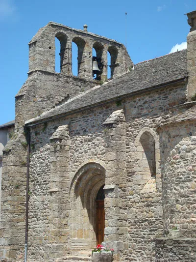 Image qui illustre: Eglise Saint-pierre à Prévenchères - 2