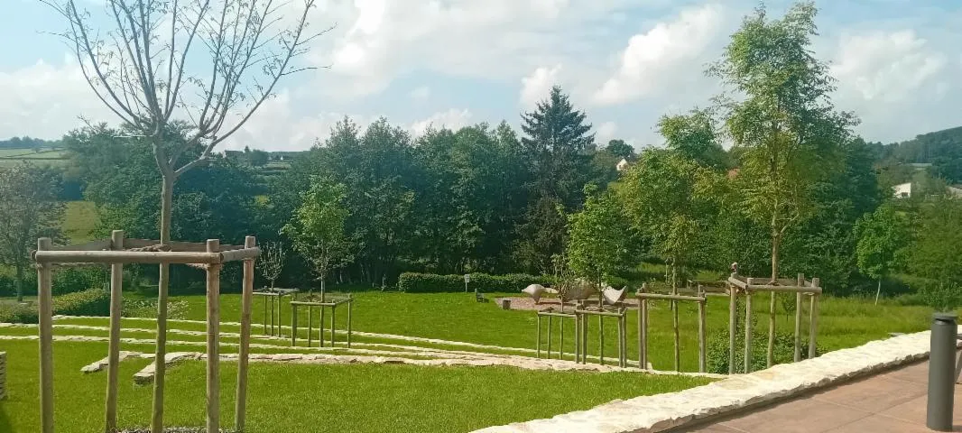 Image qui illustre: Visite des terrasses, des berges et du marché couvert de l'Alène