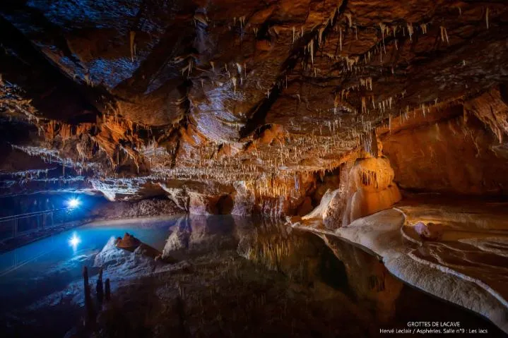 Image qui illustre: Grottes De Lacave