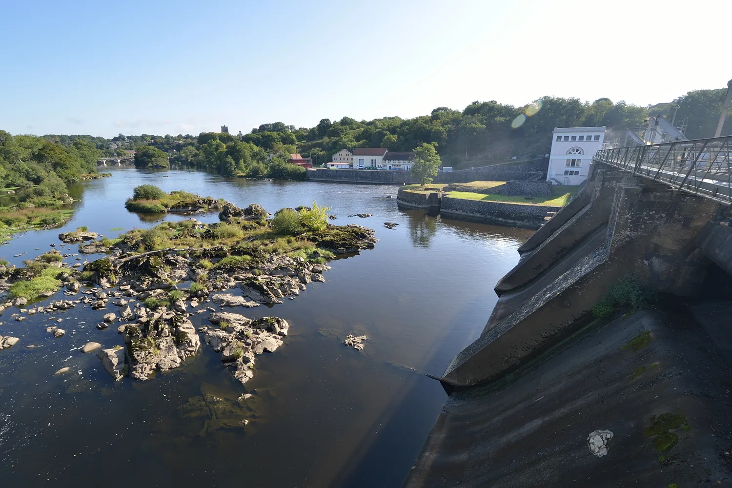 Image qui illustre: Le Barrage de la Roche  à L'Isle-Jourdain - 0