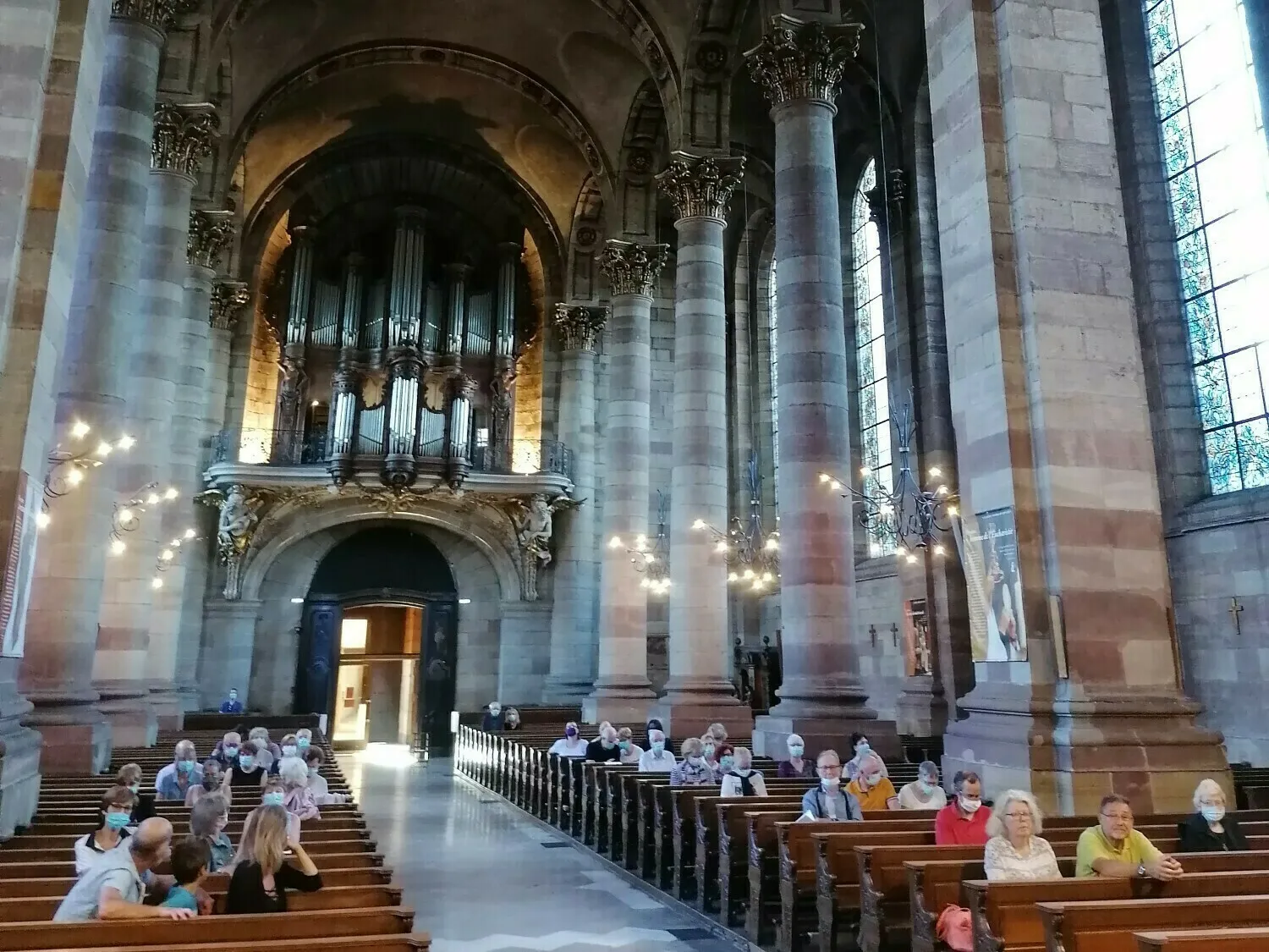 Image qui illustre: Assistez à un concert d'orgues dans une abbatiale du XVIIIe siècle à Saint-Avold - 0